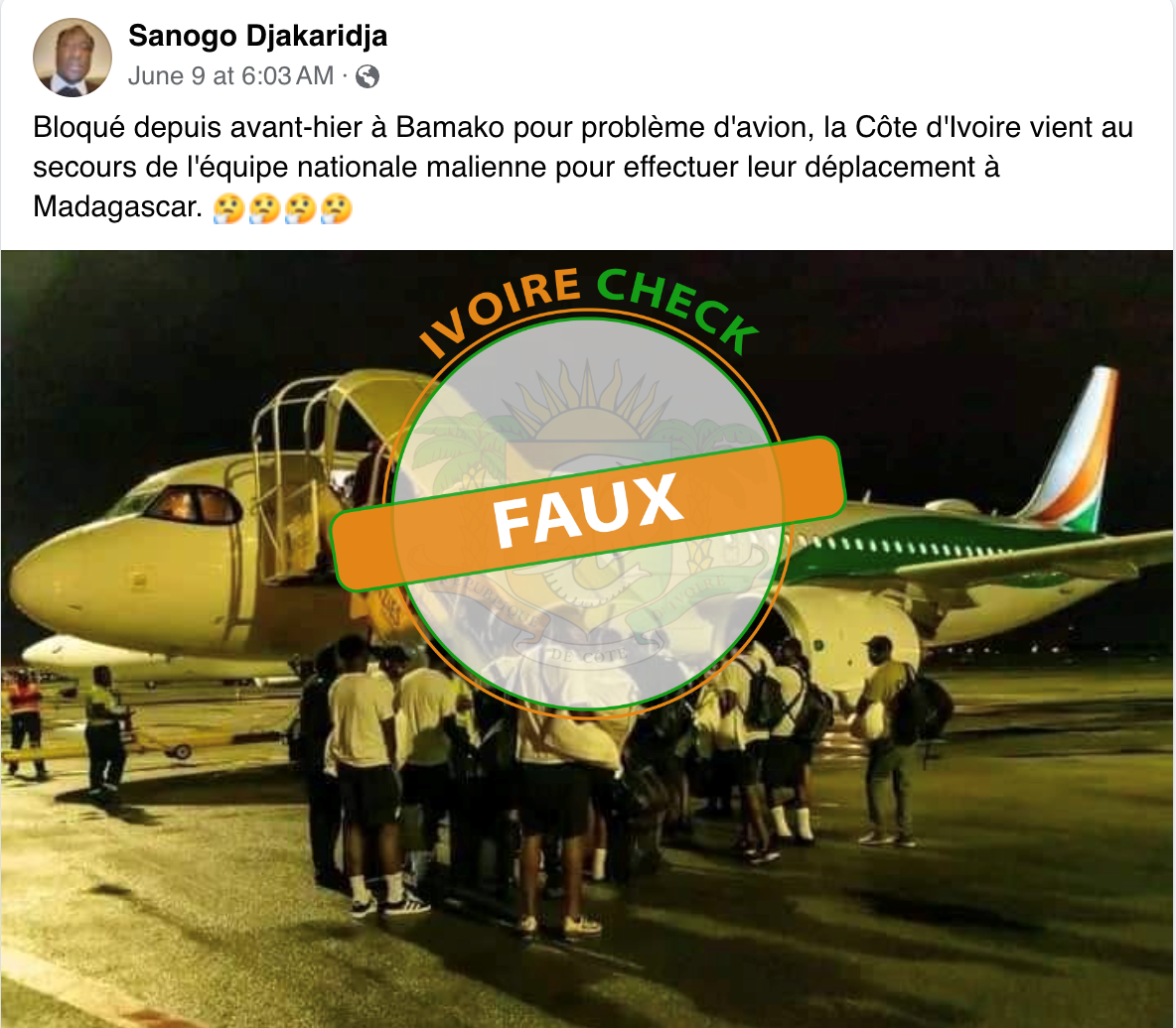 FAUX : Cette photo ne montre pas les joueurs de l’équipe du Mali bloqués et secourus par la Côte d’Ivoire lors de leur départ pour Madagascar